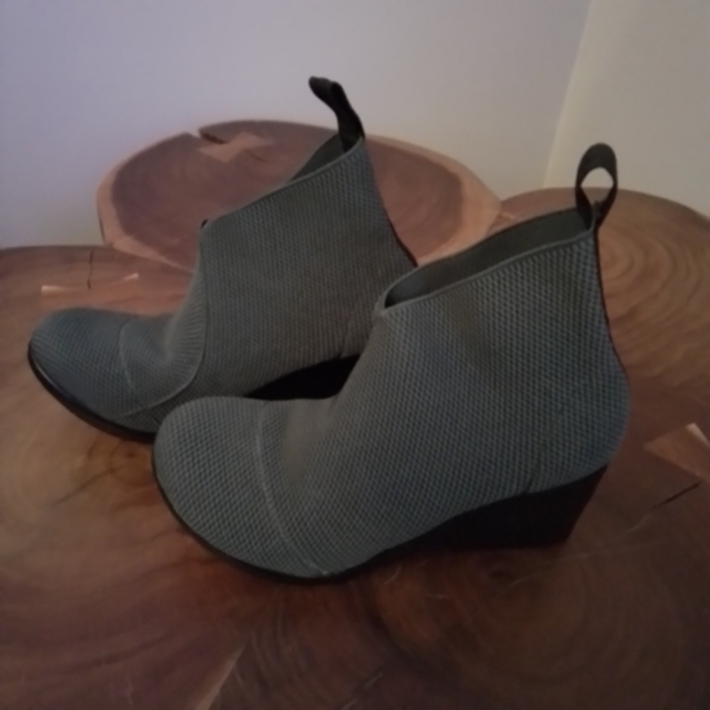 Charleston Shoe Co. Wedge Ankle Bootie Gray - 8